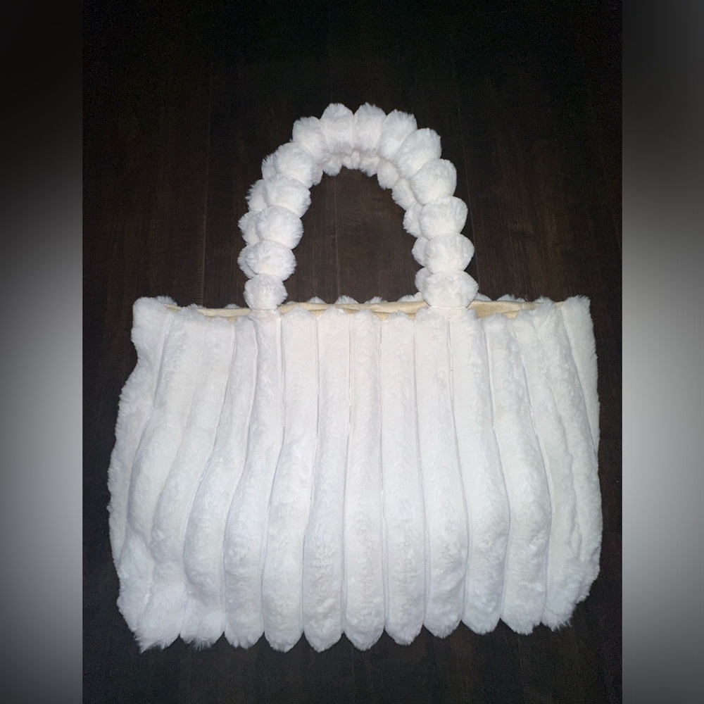 NWOT White Fluffy Sturdy Bag with Beige Suede interior